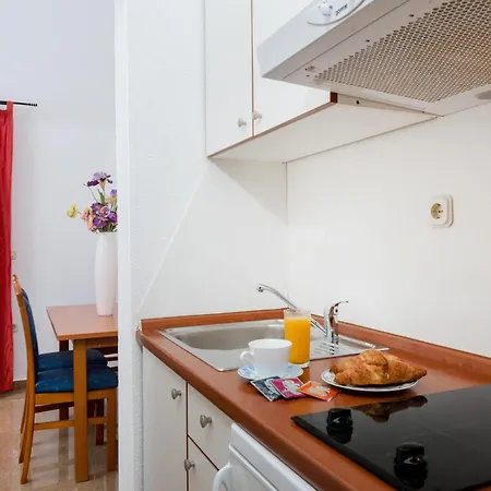 Apartament Awesome Apartment In Baska Voda Baška Voda