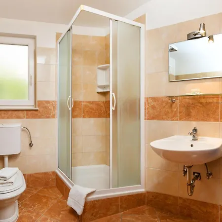 Awesome Apartment In Baska Voda * Baška Voda