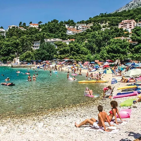 Awesome Apartment In Baska Voda Apartament